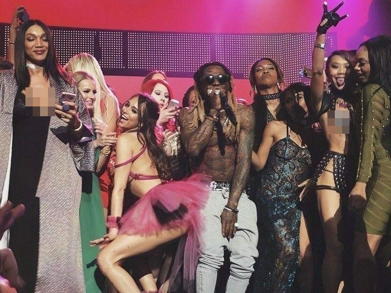 AVN awards 2018 15 music blurred tmp